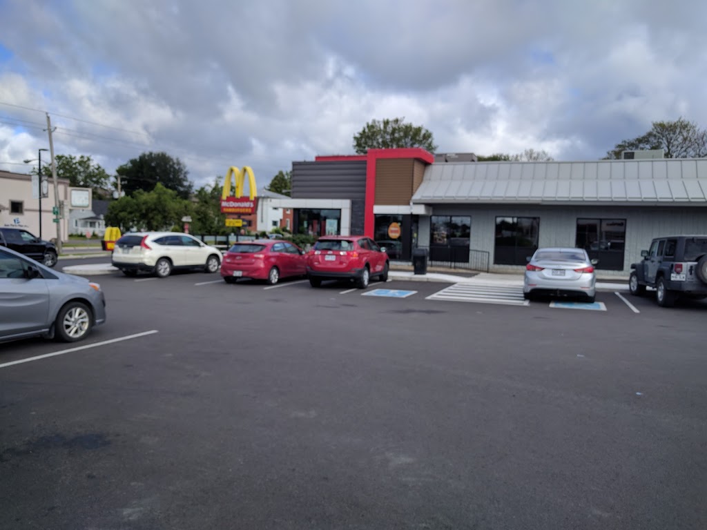 McDonalds | 237 Avenue Béthany, Lachute, QC J8H 2M9, Canada | Phone: (450) 562-8569