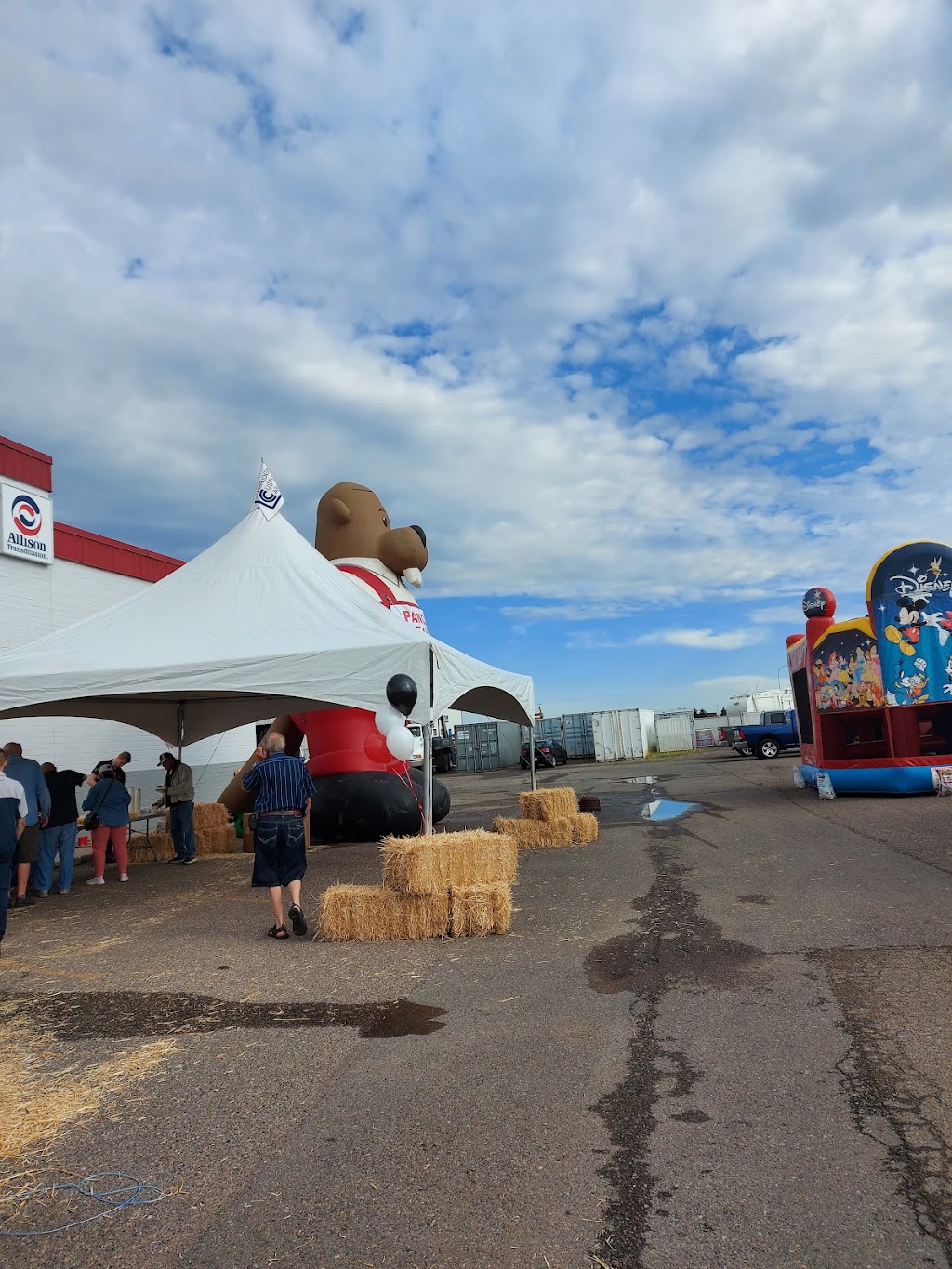 New West Truck Centres | 1001 41 St N, Lethbridge, AB T1H 6J3, Canada | Phone: (403) 327-7611