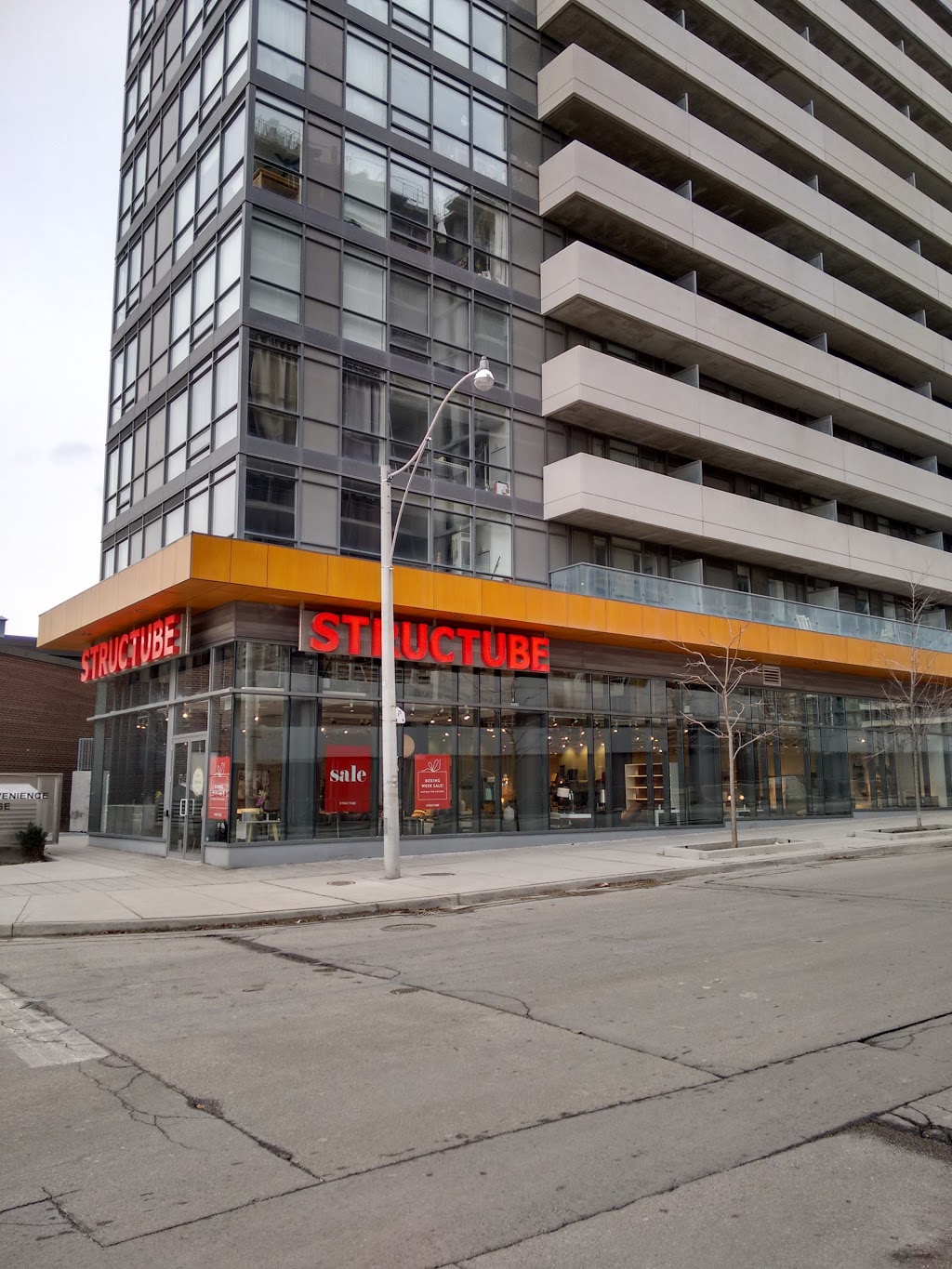 Structube | 1112 King St W, Toronto, ON M6K 1E6, Canada | Phone: (416) 588-3094