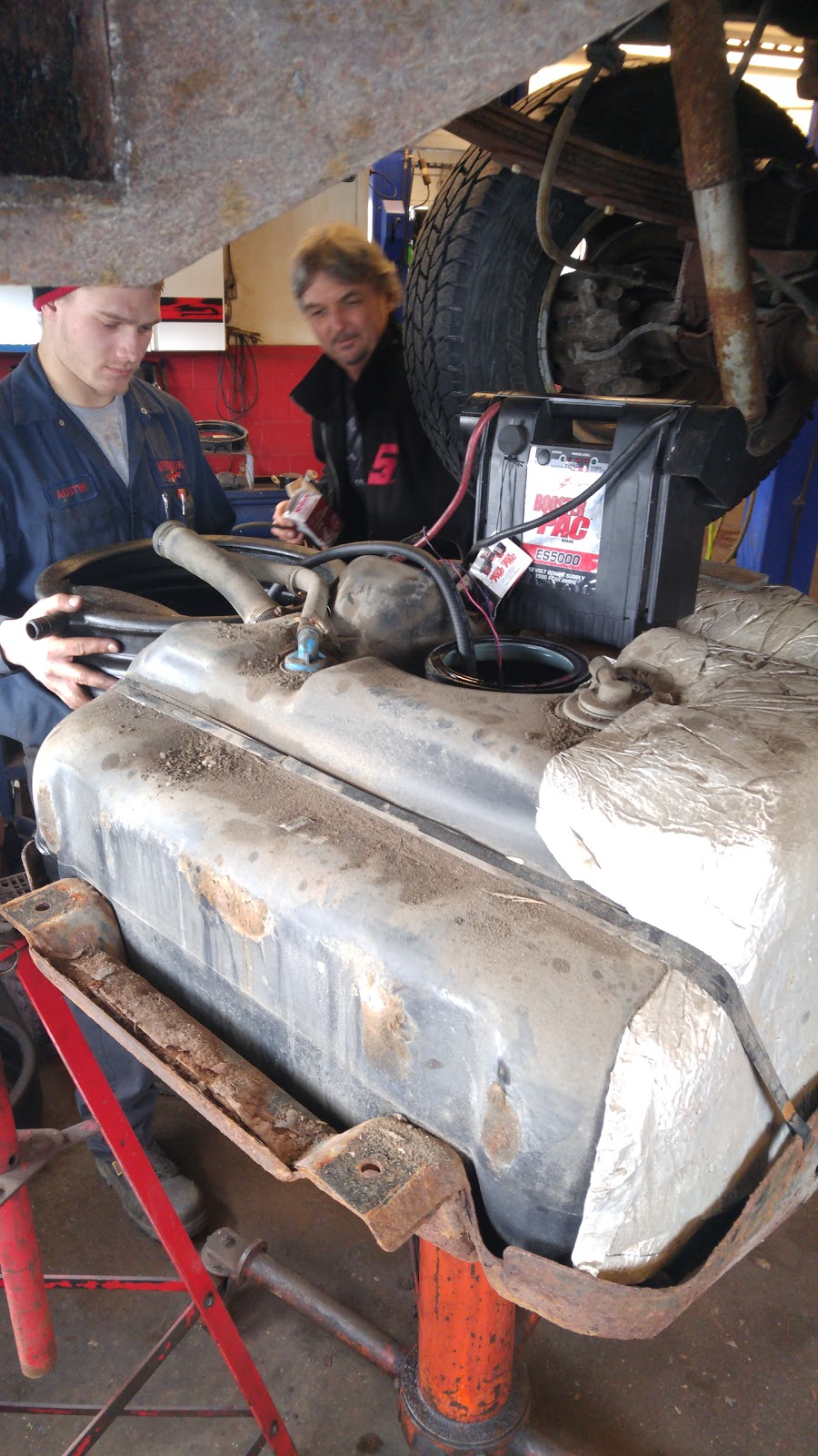 Kempenfelt Auto Repair | 642 Dunlop St W, Barrie, ON L4N 9W5, Canada | Phone: (705) 739-1991