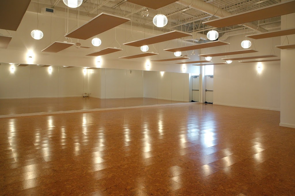 Modo Yoga London West | 425 Southdale Rd W, London, ON N6P 1M7, Canada | Phone: (226) 688-6565
