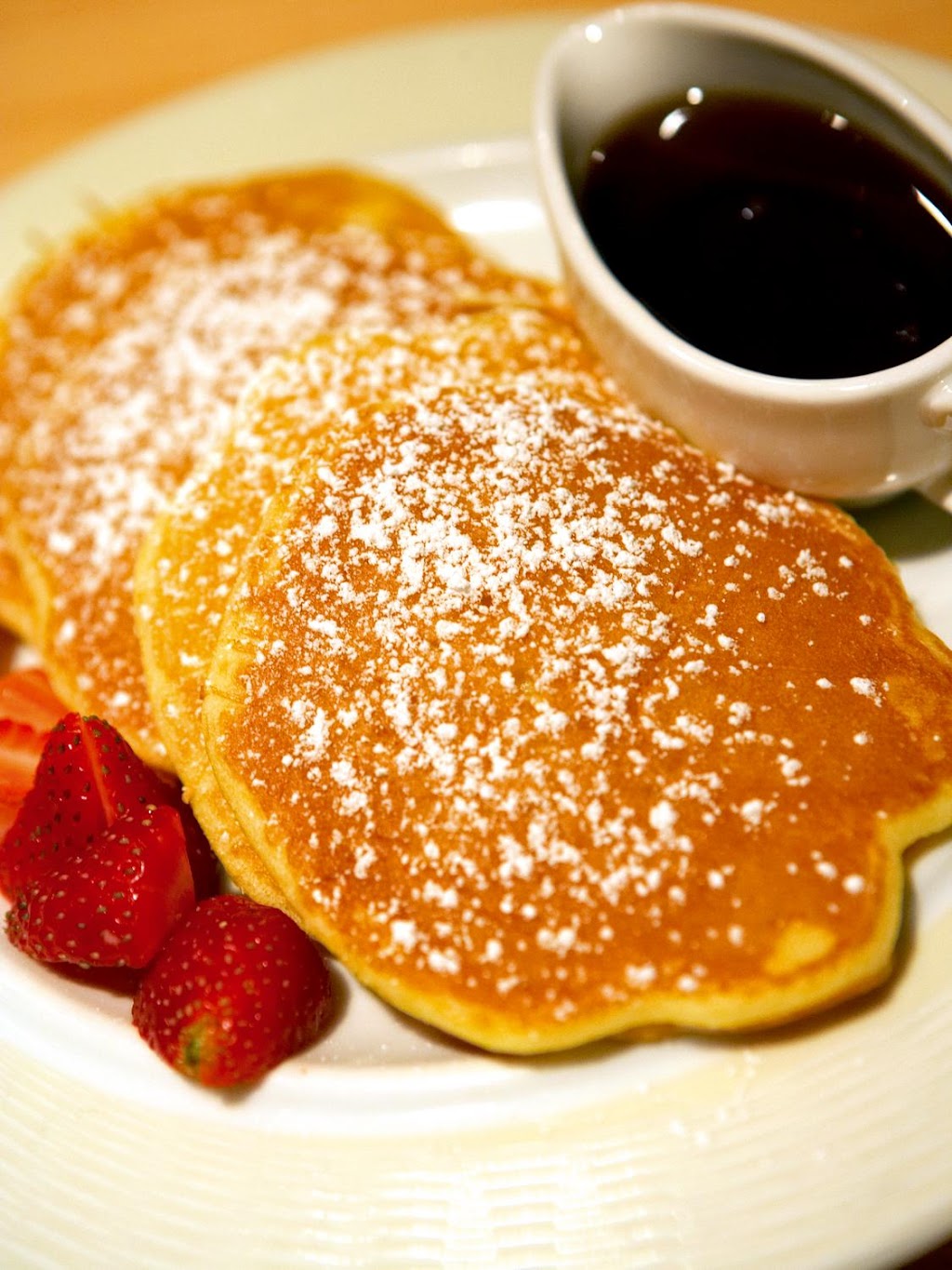 Vics on Wellington & Bentleys Lounge | 1150 Wellington Rd, London, ON N6E 1M3, Canada | Phone: (519) 681-0600