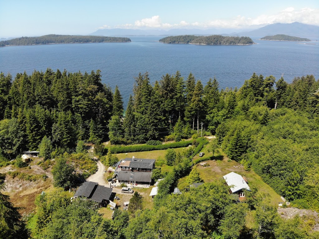 Dragonfly Vacation Rentals | 260 Bradys Beach Trail, Bamfield, BC V0R 1B0, Canada | Phone: (250) 720-1808