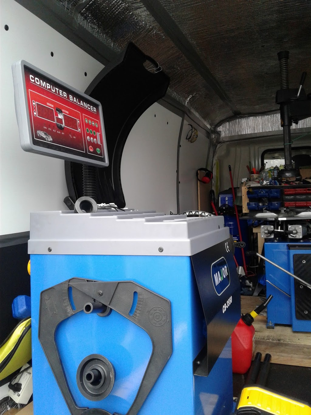 Handy tire service | 420 Larry Uteck Blvd, Bedford, NS B3M 0G5, Canada | Phone: (902) 297-1174