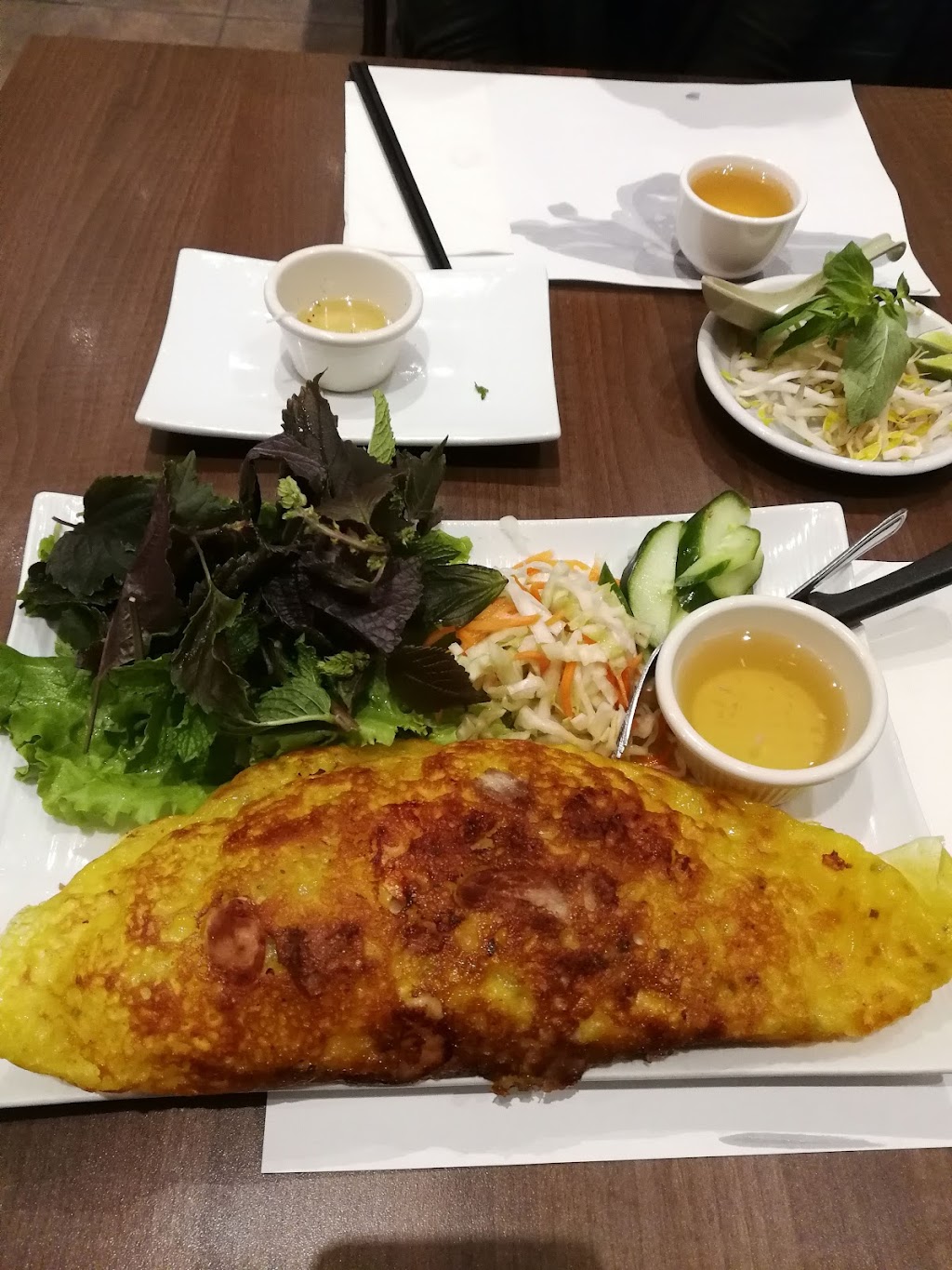 Hương Xưa Restaurant | 7061 Rue Jarry E, Anjou, QC H1J 1G3, Canada | Phone: (438) 380-8808