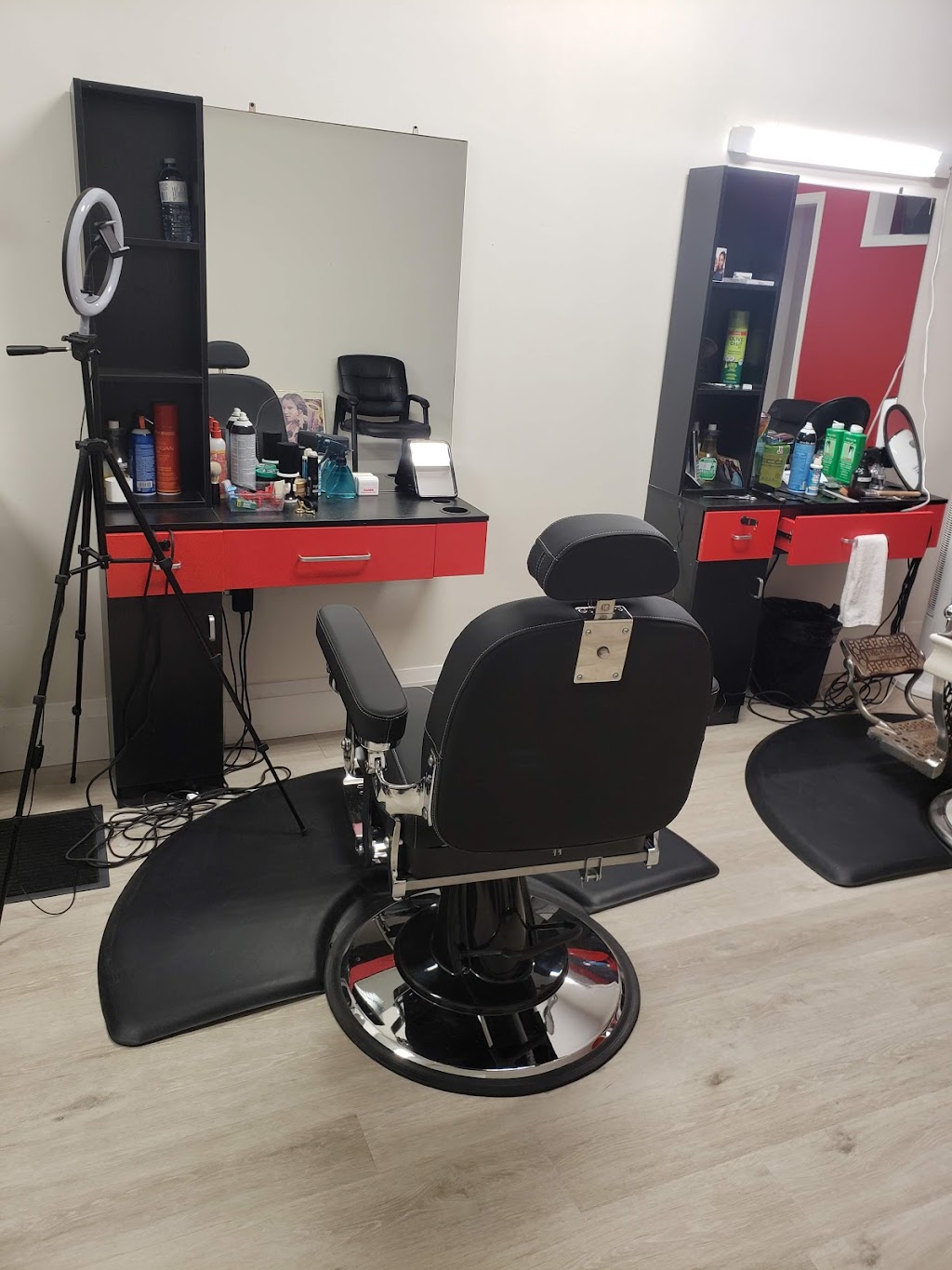 4Ls CUTZ | 2860 Keele St, North York, ON M3M 2G8, Canada | Phone: (416) 633-9656