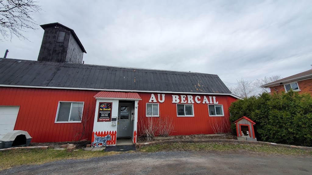 Au Bercail | 251 QC-201, Coteau-du-Lac, QC J0P 1B0, Canada | Phone: (450) 456-8444