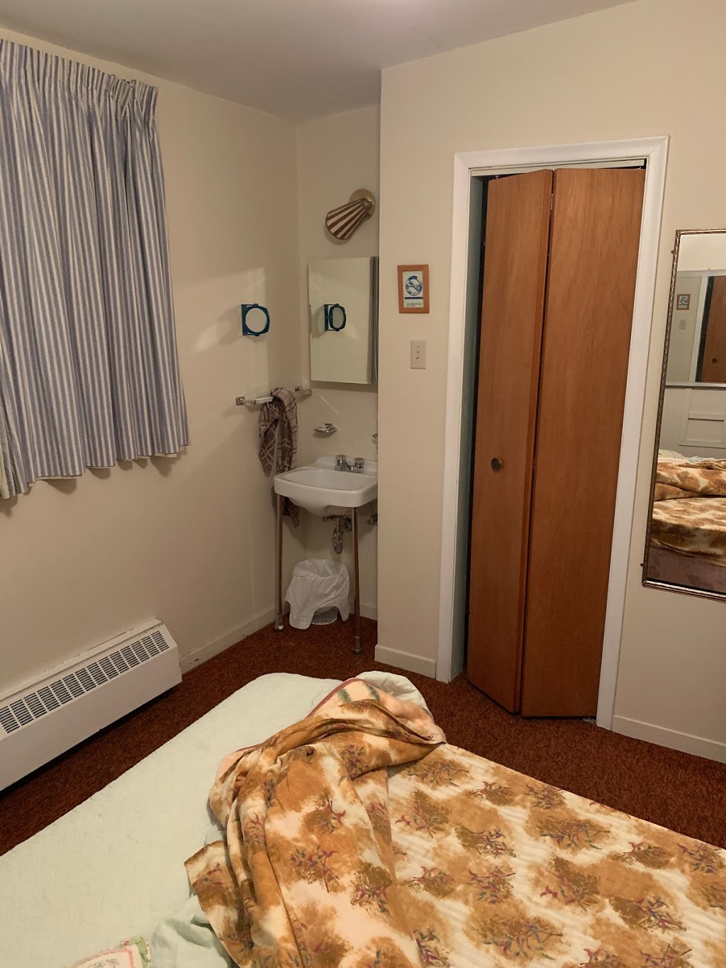 Auberge du Lac Archambault | 221 Rue Aubin, Saint-Donat-de-Montcalm, QC J0T 2C0, Canada | Phone: (819) 424-3542