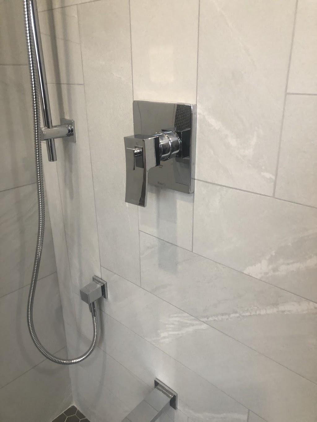 Total Reno Group Inc | 4600 Kimbermount Ave, Mississauga, ON L5M 6Z5, Canada | Phone: (647) 898-3753
