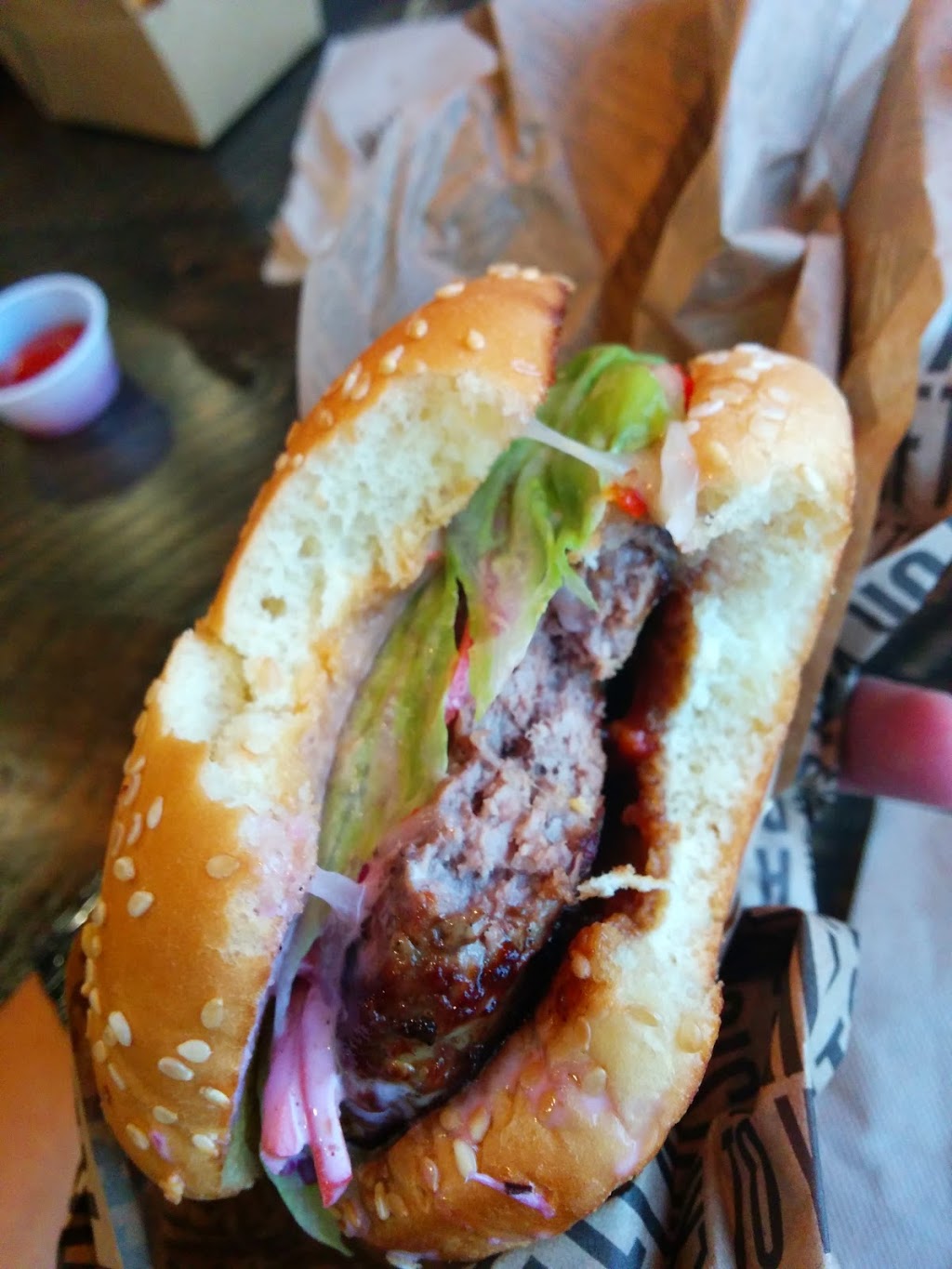 Big Smoke Burger | 300 Taylor Rd, Niagara-on-the-Lake, ON L0S 1J0, Canada | Phone: (905) 685-1000