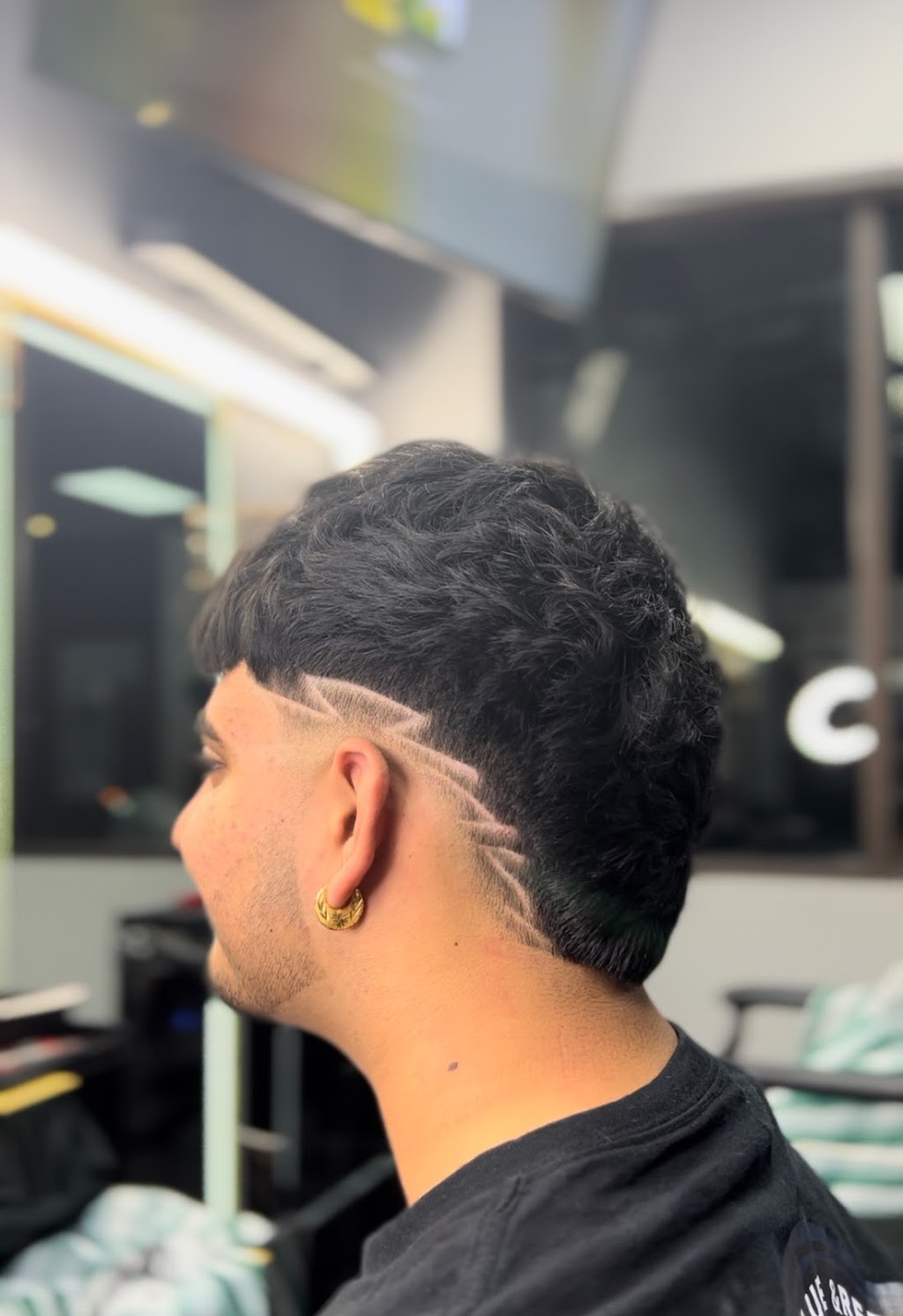 Malwablock Cutz | 705 Hamilton Rd, London, ON N5Z 1T5, Canada | Phone: (226) 977-9111