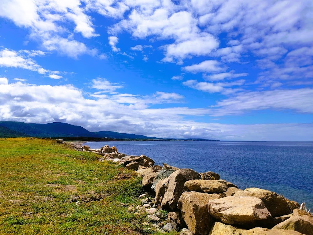 Knotty Pine Lodge Cheticamp | 14263 Cabot Trail, Chéticamp, NS B0E 1H0, Canada | Phone: (289) 821-8780