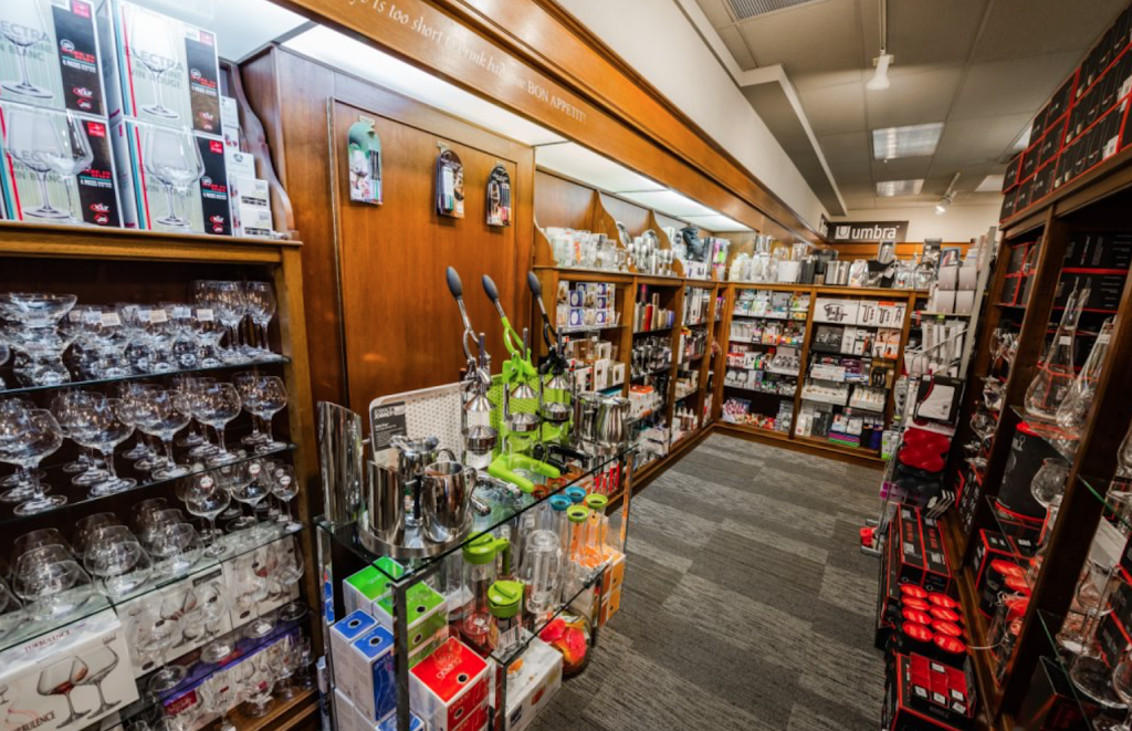 Bradshaws | 129 Ontario St, Stratford, ON N5A 3H1, Canada | Phone: (519) 271-6283