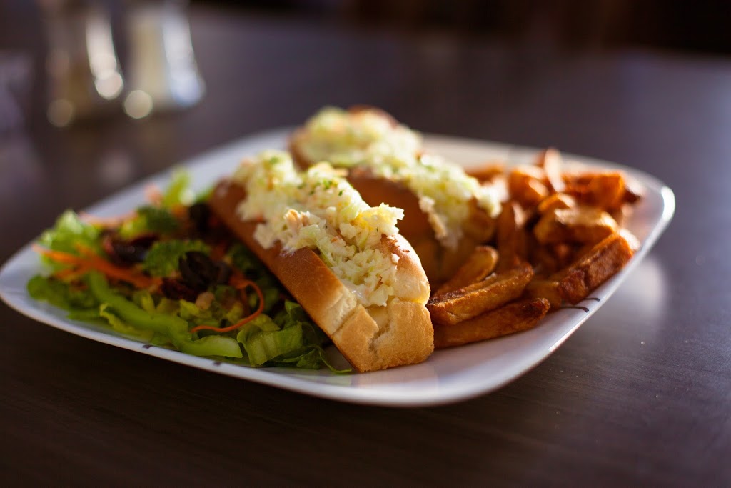 Casse-croûte chez Catherine | 260 Rue Principale, Saint-Alban, QC G0A 3B0, Canada | Phone: (418) 268-4457