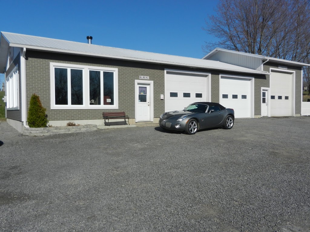 Automobile René Michaud Enr | 71 Rue de la Fabrique, Saint-Léon, QC J0K 2W0, Canada | Phone: (819) 228-2172