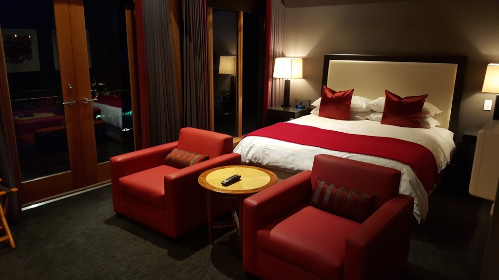 Azuridge Hotel | Foothills No. 31, AB T0L 1W0, Canada | Phone: (403) 931-0100