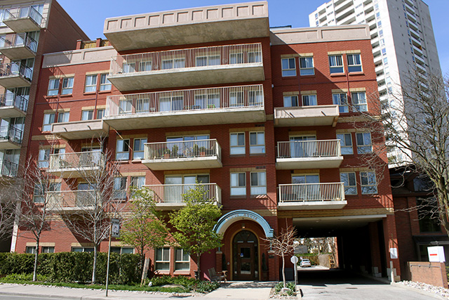 Angus House | 268 Merton St, Toronto, ON M4S 1A9, Canada | Phone: (416) 440-0574