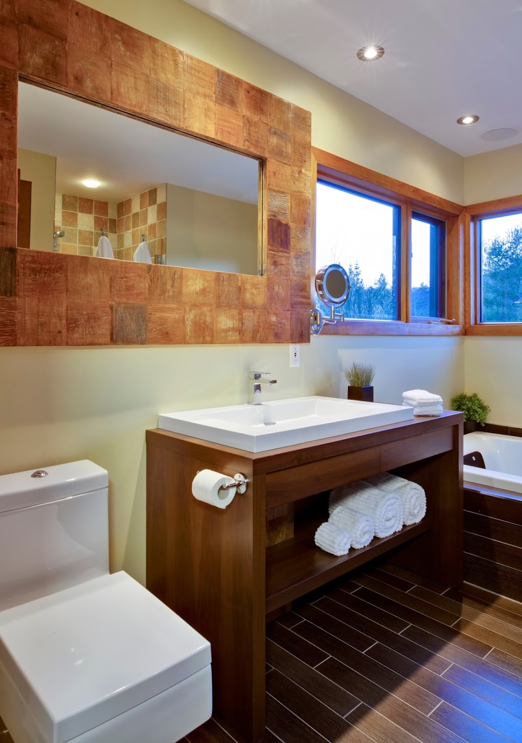 CHIC CHALET SPA - CHALET FOR RENT | 2010 Chemin des Roselins, Notre-Dame-de-la-Merci, QC J0T 2A0, Canada | Phone: (514) 258-0433