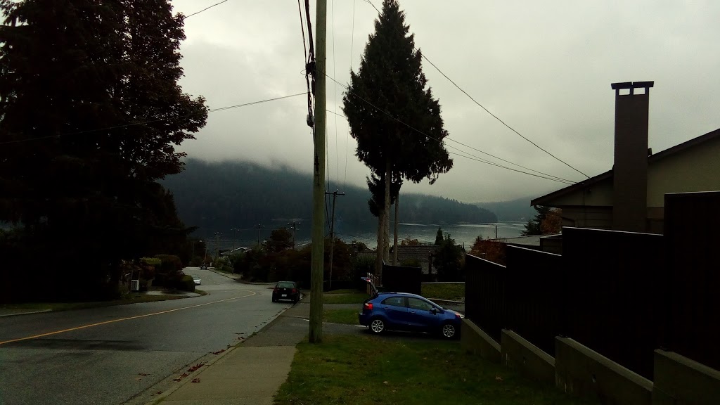 Dollarton Village | 489 Dollarton Hwy N, North Vancouver, BC V7G 1M9, Canada | Phone: (604) 689-3040