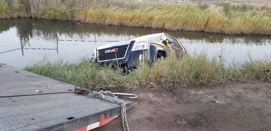 I.C.E towing | 10825 214 St NW, Edmonton, AB T5S 2A4, Canada | Phone: (780) 690-1203