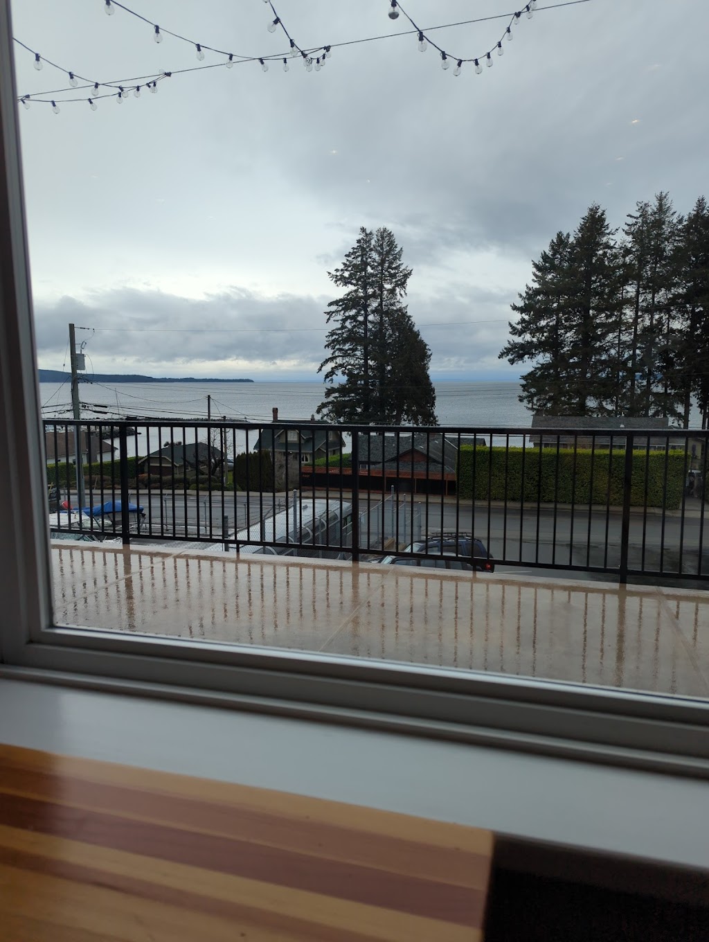 Monks on Marine | 4603 Marine Ave, Powell River, BC V8A 2K7, Canada | Phone: (604) 489-3353