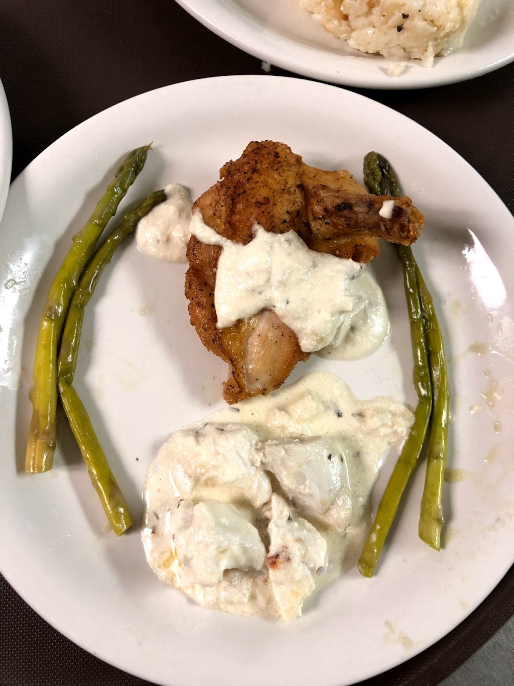 The Barracks Inn Restaurant & Bar | 42 Pike Rd, Sackets Harbor, NY 13685, USA | Phone: (315) 486-4542