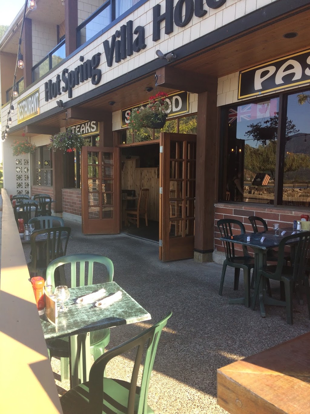 The Hot Spring Villa Hotel & Restaurant | 270 Esplanade Ave, Harrison Hot Springs, BC V0M 1K0, Canada | Phone: (604) 796-9339