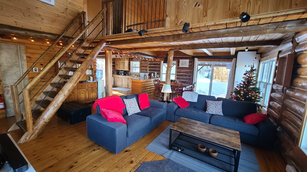 Chalet Ullumi | Rue Poisson, Mandeville, QC J0K 1L0, Canada | Phone: (438) 392-5981