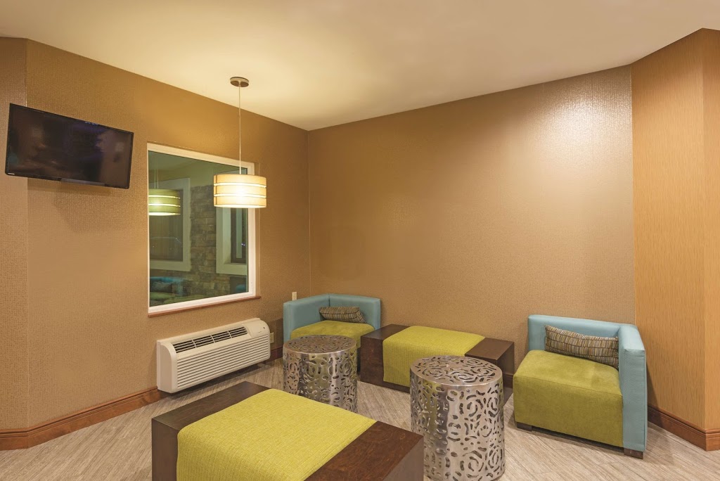 La Quinta Inn by Wyndham Buffalo Airport | 6619 Transit Rd, Williamsville, NY 14221, USA | Phone: (716) 633-1011