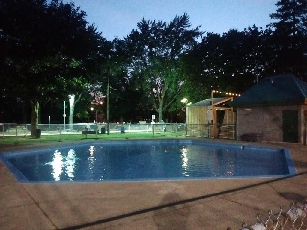 Parc Le Carignan | 11481 Avenue P M Favier, Montréal-Nord, QC H1G 3X9, Canada
