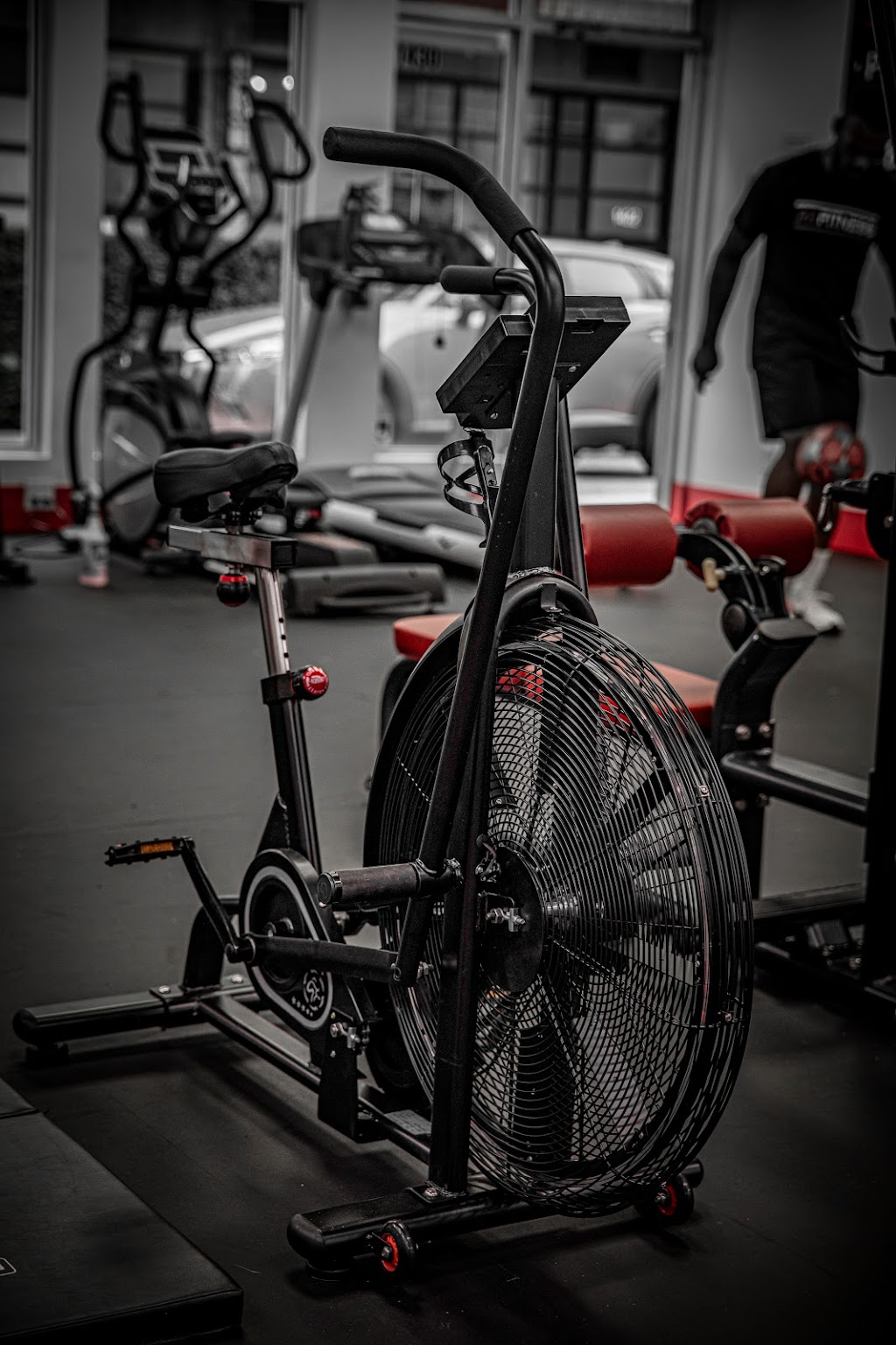 PR Fitness Studio | 1430 Johnston Rd, White Rock, BC V4B 3Z5, Canada | Phone: (778) 997-7868