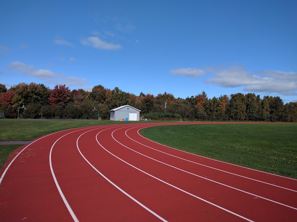 École secondaire publique Nipissing Ouest | 175 Ethel St, Sturgeon Falls, ON P2B 2Z8, Canada | Phone: (705) 753-2888