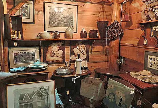 Thornbury Antique Market | Kings Court, (Hwy, 99 King St E #26, Thornbury, ON N0H 2P0, Canada | Phone: (226) 665-8999