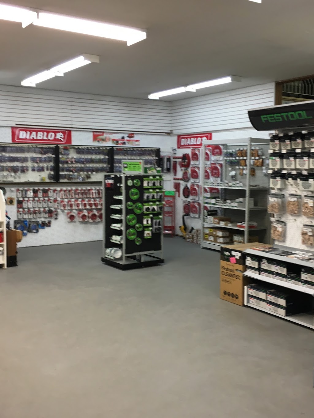 Windsor Plywood Penticton | 174 Industrial Pl, Penticton, BC V2A 7C8, Canada | Phone: (250) 492-8646