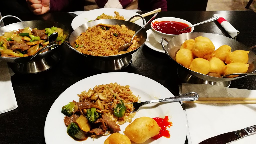 Hoys Of Simcoe Restaurant | 71 Queensway East, Simcoe, ON N3Y 4L8, Canada | Phone: (519) 426-1936