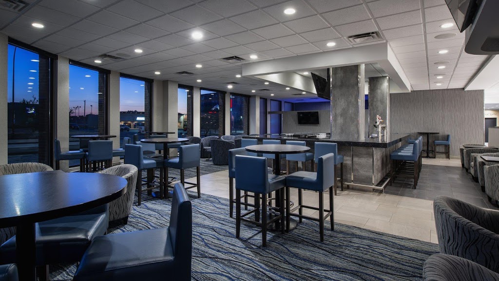 Holiday Inn Winnipeg - Airport West | 2520 Portage Ave, Winnipeg, MB R3J 3T6, Canada | Phone: (204) 885-4478