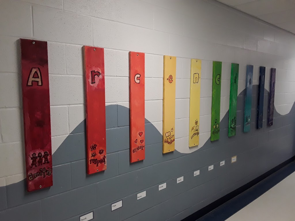 École élémentaire catholique Arc-en-ciel | 1830 Portobello Blvd, Orléans, ON K4A 3T6, Canada | Phone: (613) 744-0486
