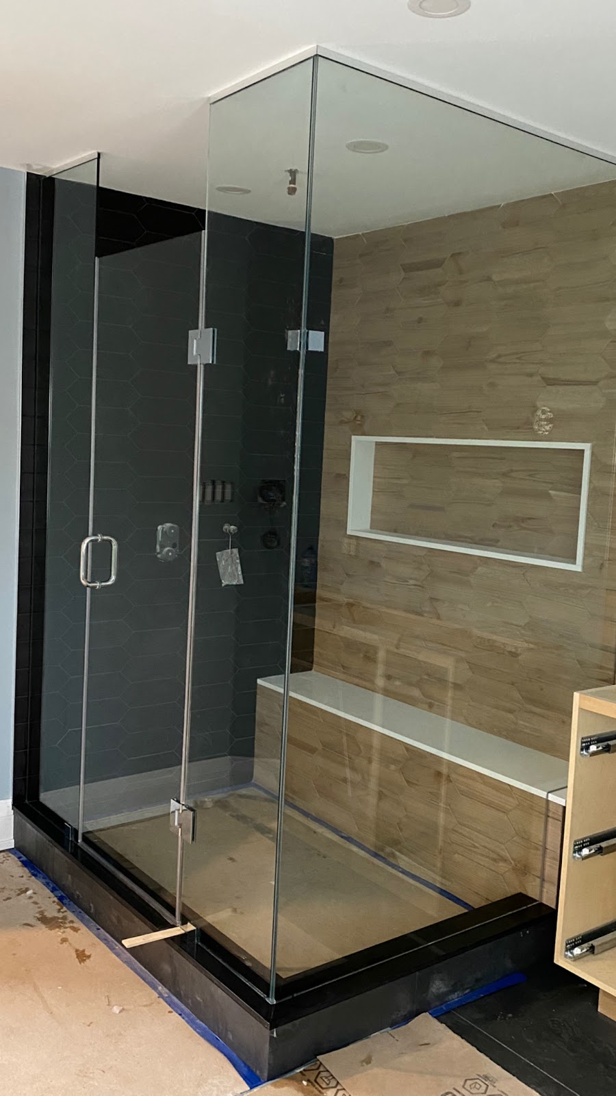 Pro Mirror And Glass | 4818 Colombo Crescent, Mississauga, ON L5M 7P3, Canada | Phone: (416) 877-3332