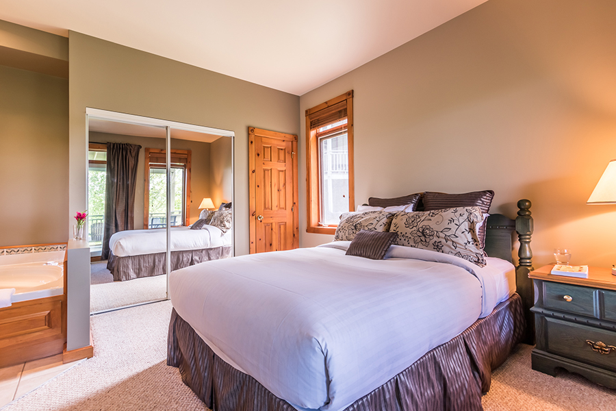 Tremblant Sunstar | 6385 Montée Ryan Suite B, Mont-Tremblant, QC J8E 1S5, Canada | Phone: (819) 429-5111