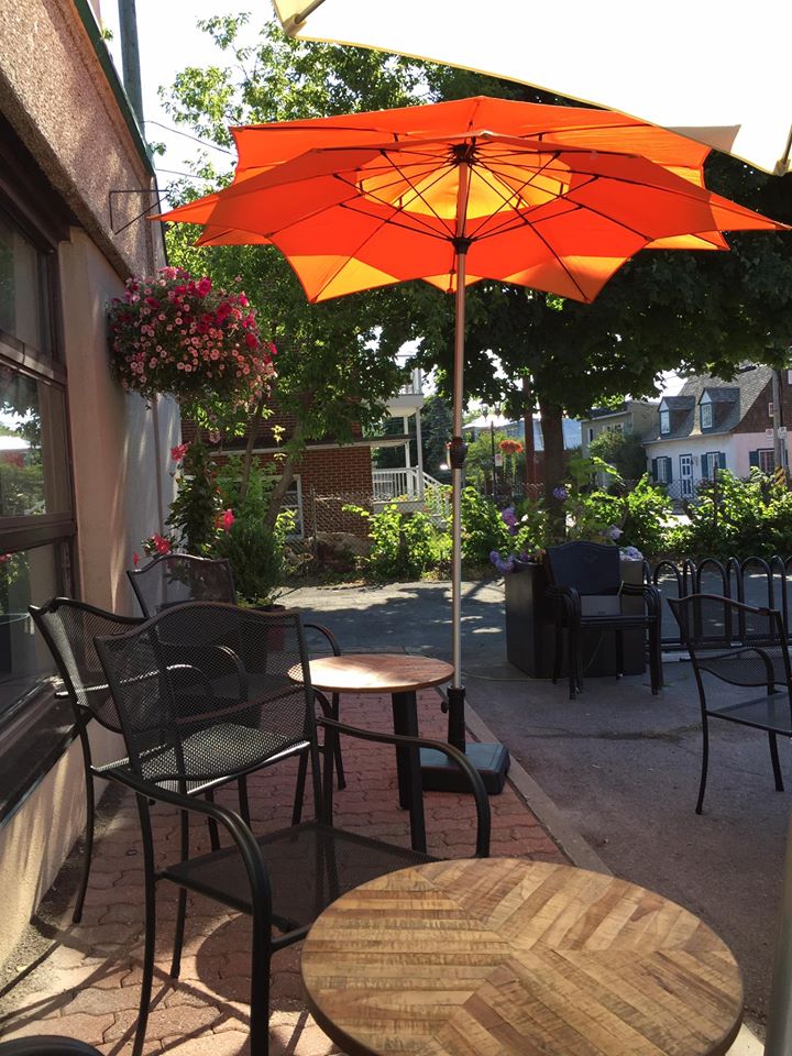 Studio 77 | 271 Chemin du Bord-du-Lac, Pointe-Claire, QC H9S 4L1, Canada