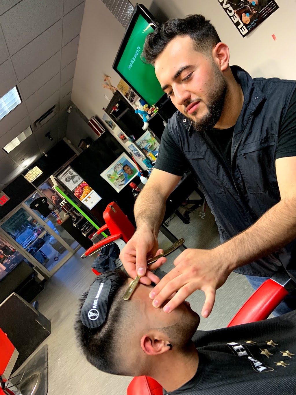 Mr. Barber | 1521 50 St NW, Edmonton, AB T6L 7C9, Canada | Phone: (780) 469-0779
