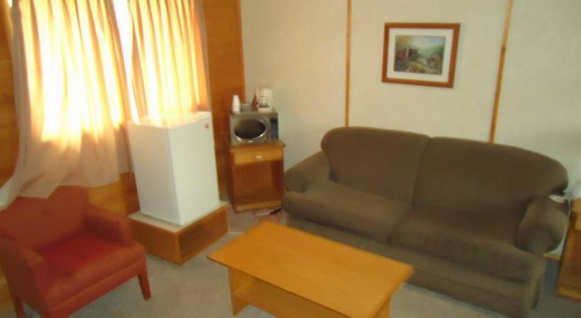 The Dreamland Motel | 1035 Athabasca St E, Moose Jaw, SK S6H 0N1, Canada | Phone: (306) 692-1878