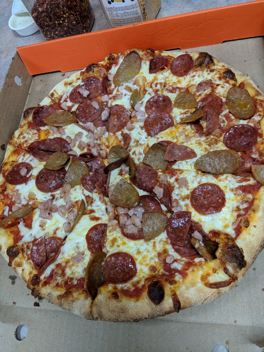 Pizza Pizza | 8750 Bayview Ave #18-19, Richmond Hill, ON L4B 4V9, Canada | Phone: (416) 967-1111