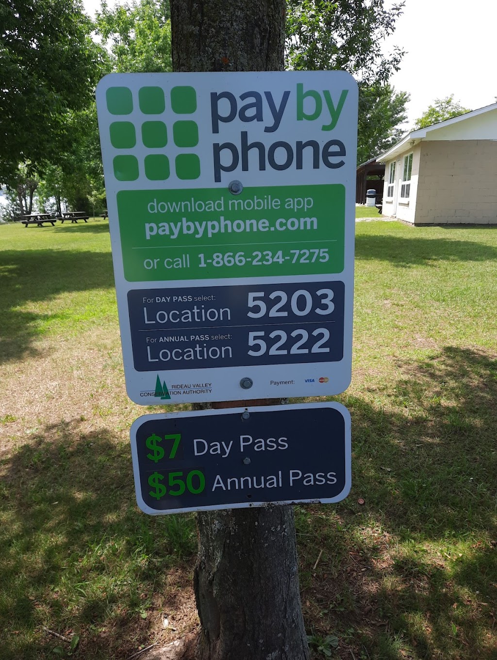 Public Beach, Rideau Ferry Yacht Club Conservation Area | 133 Yacht Club Rd, Perth, ON K7H 3C7, Canada | Phone: (613) 692-3571 ext. 1100