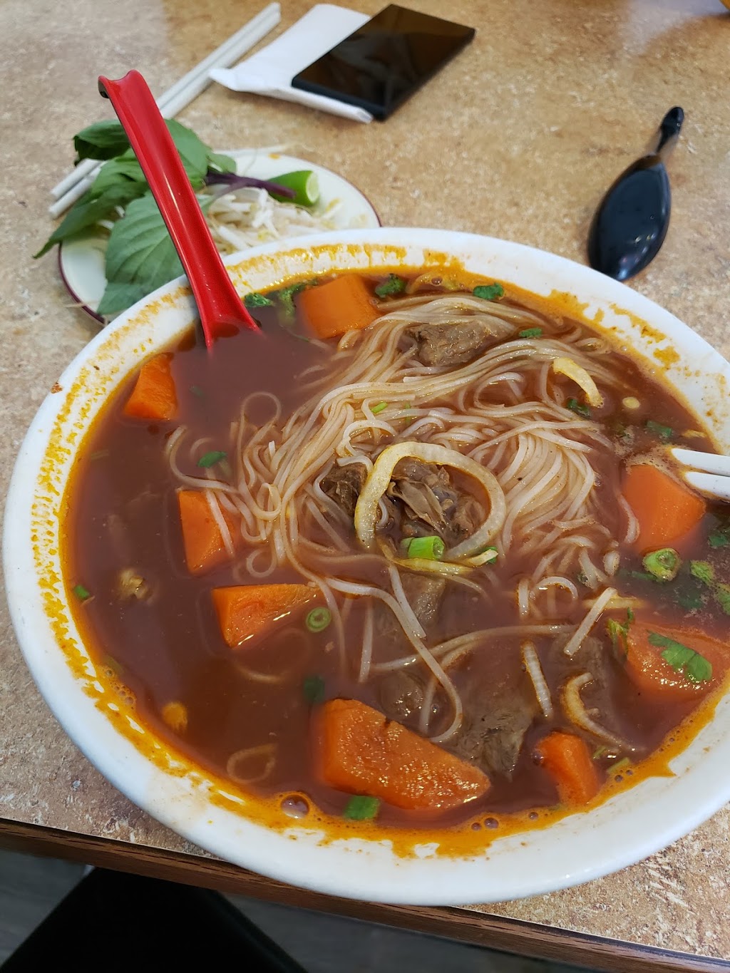 Golden Bell Saigon Restaurant | 1112 17 Ave SW, Calgary, AB T2T 0B4, Canada | Phone: (403) 452-8803