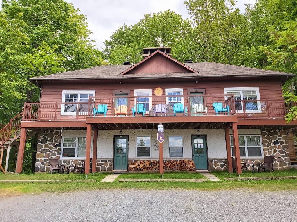 Chalet Sous-Bois Ski-In Ski-Out | 136 Chemin Boulanger #130, Sutton, QC J0E 2K0, Canada | Phone: (877) 787-8803