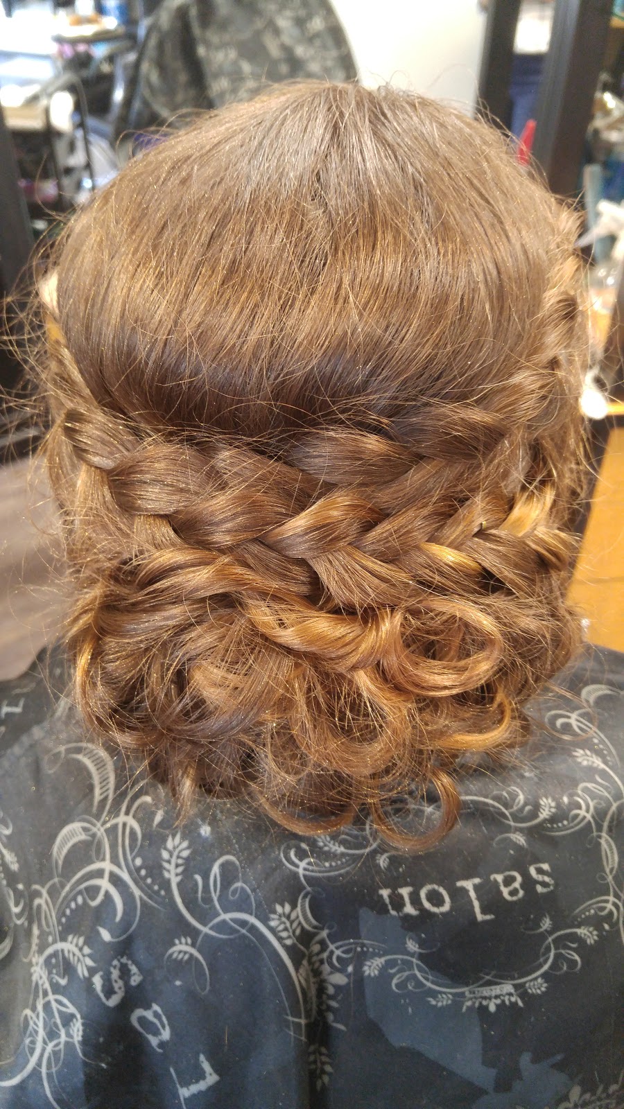 Village Hair Works | 8999 Victoria St, Metcalfe, ON K0A 2P0, Canada | Phone: (613) 821-0917