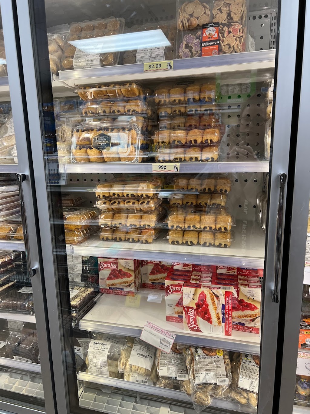 Grocery Outlet | 759 Davis Dr, Newmarket, ON L3Y 2R2, Canada | Phone: (905) 666-6868