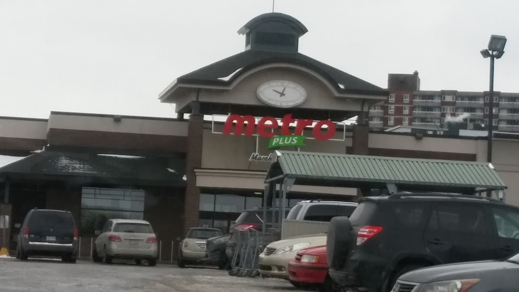 Metro Mont-Royal | 1280 Avenue Beaumont, Mont-Royal, QC H3P 3E5, Canada | Phone: (514) 737-3511