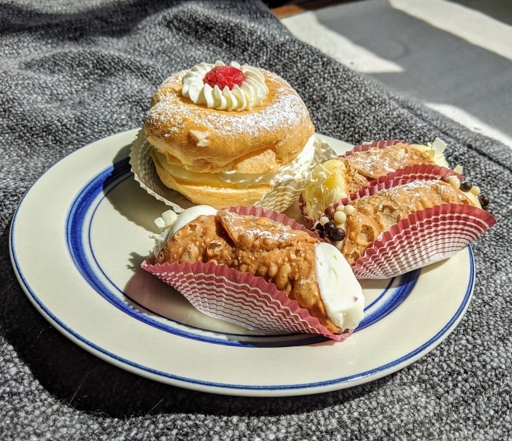 Italiabakery | 2828 E Hastings St, Vancouver, BC V5K 5C5, Canada | Phone: (604) 251-6800